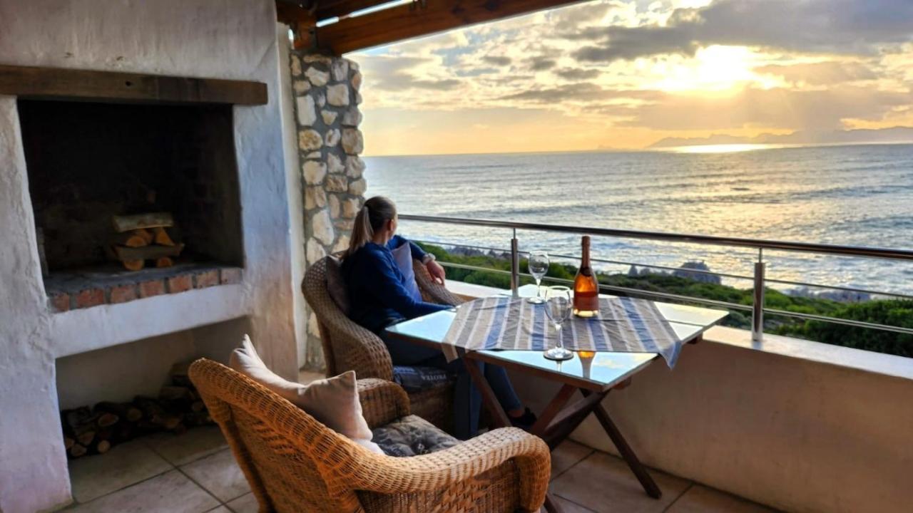 Kleinzee Oceanfront Guesthouse Гансбай Экстерьер фото